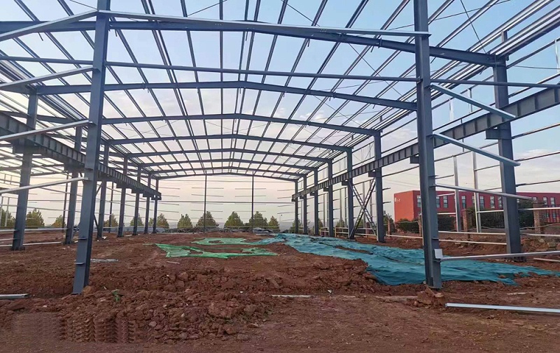 蔚蓝行业百科：钢结构和网架结构之间有何区别