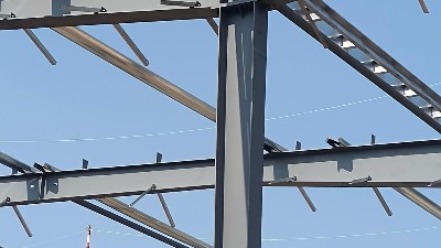 钢结构厂房造价预算：影响价格的主要构件因素分析