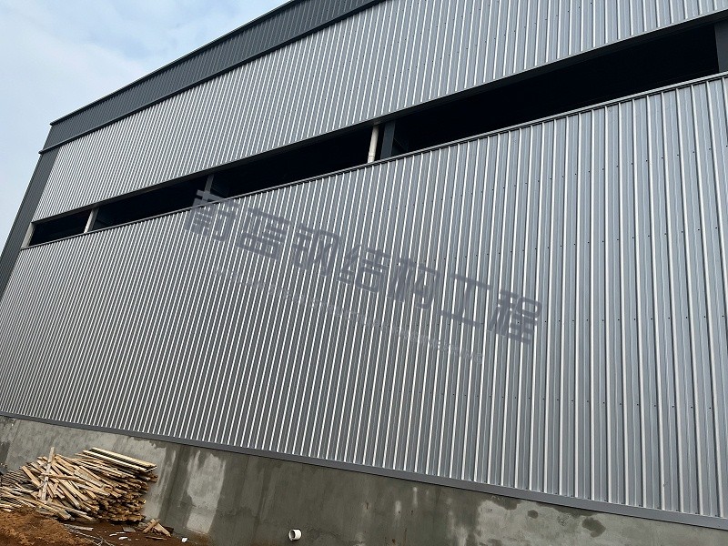 钢结构工业厂房保温隔热效果差？围护系统选材是关键