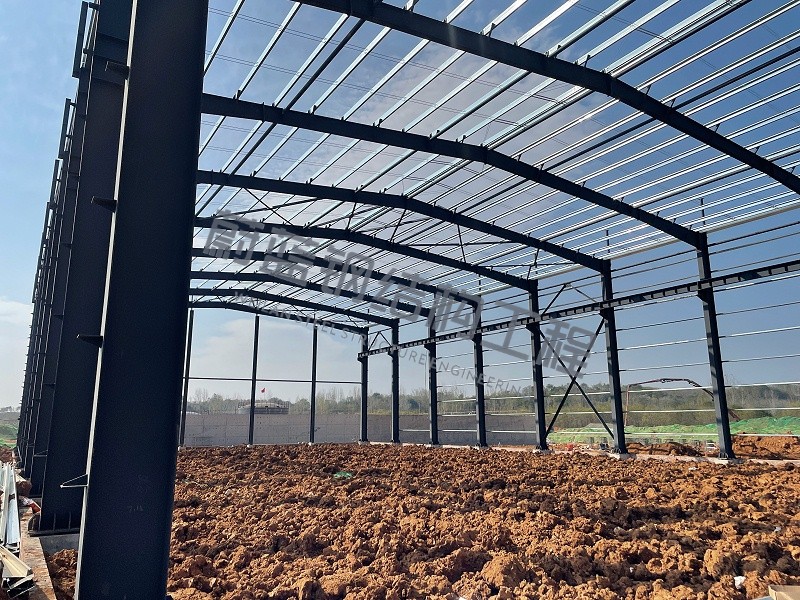 钢结构工业厂房保温隔热效果差？围护系统选材是关键