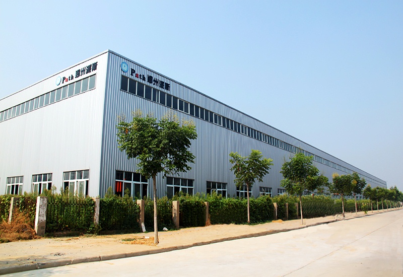 蔚蓝行业百科：设计钢结构厂房屋面是要注意哪些问题