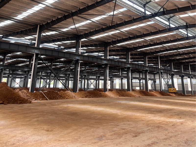 提高钢结构仓储厂房整体稳定性：柱间支撑与屋面水平支撑布置原则