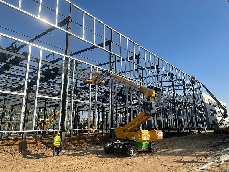 提高钢结构仓储厂房整体稳定性：柱间支撑与屋面水平支撑布置原则