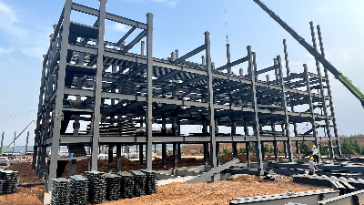 蔚蓝钢构百科：钢结构办公楼具有哪些优势和特点